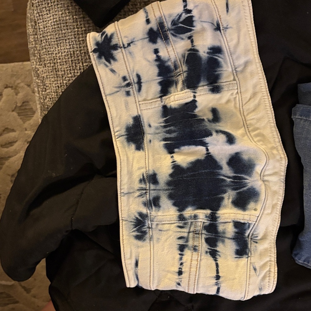 Kendall & Kylie Blue and White Tie-Dye Crop Top